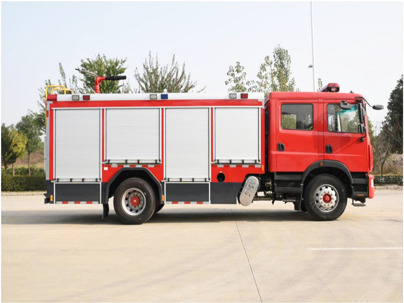 國六7噸東風(fēng)D9水罐消防車