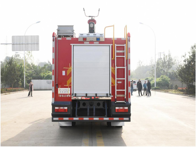 國六7噸東風(fēng)D9水罐消防車
