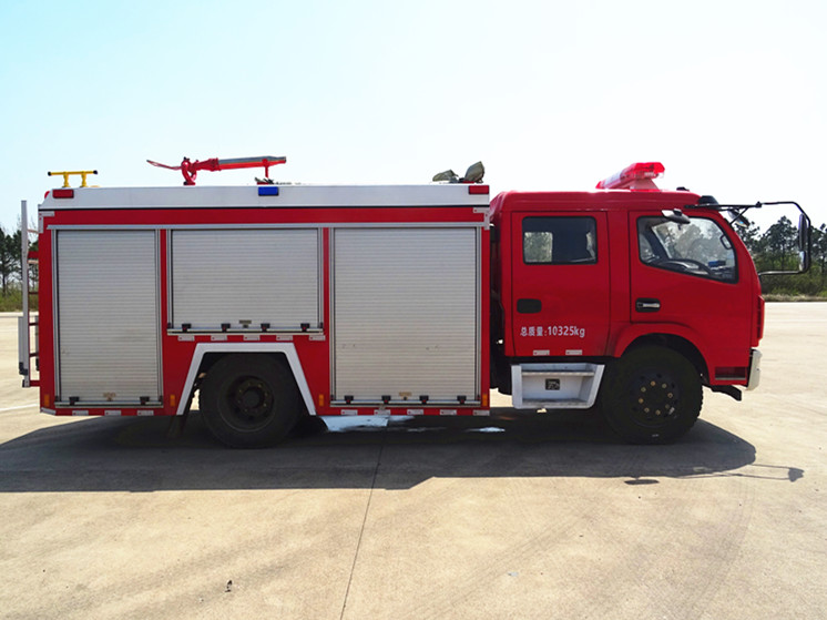 3.5噸東風(fēng)大多利卡泡沫消防車