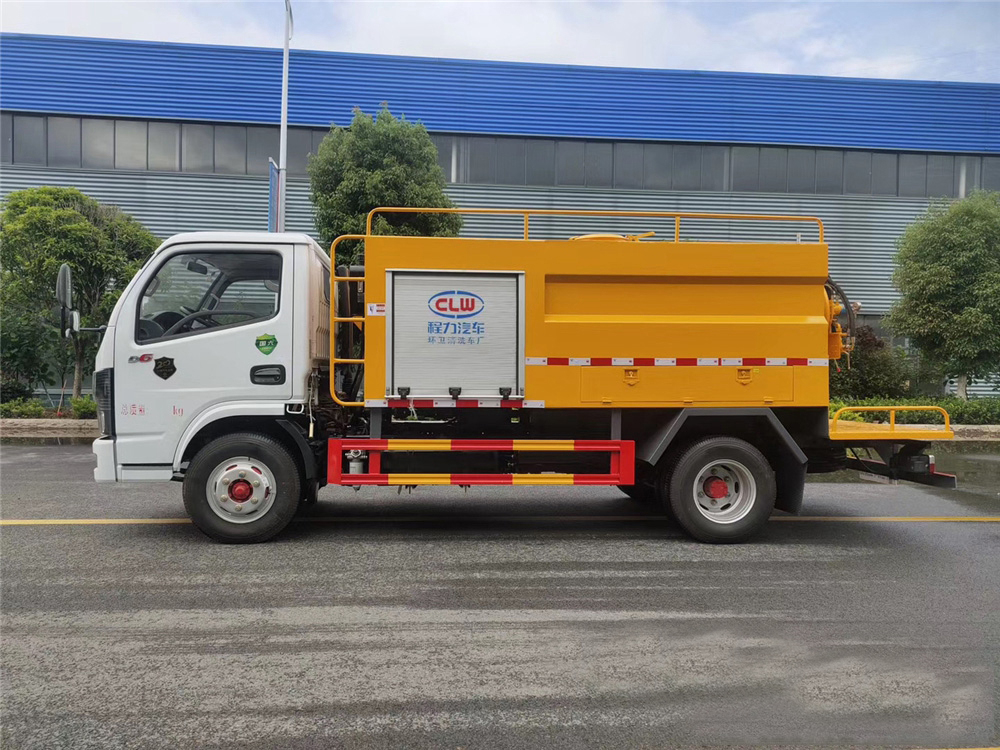 國(guó)六4立方 藍(lán)牌東風(fēng)D6管道清洗車(chē)